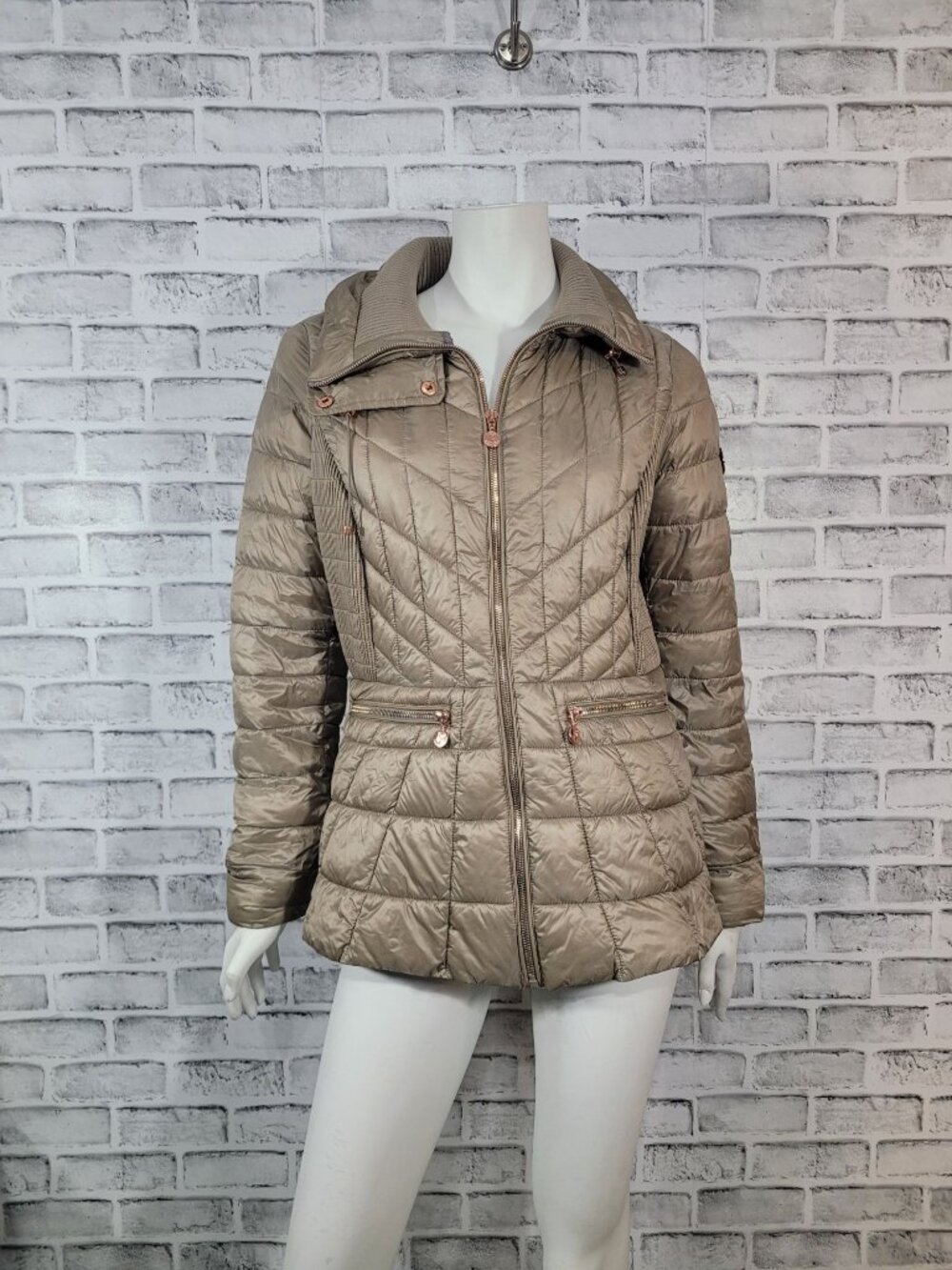 Bernardo Quilted Packable Puffer Jacket Gold Tan Primaloft Mauve Size Medium
